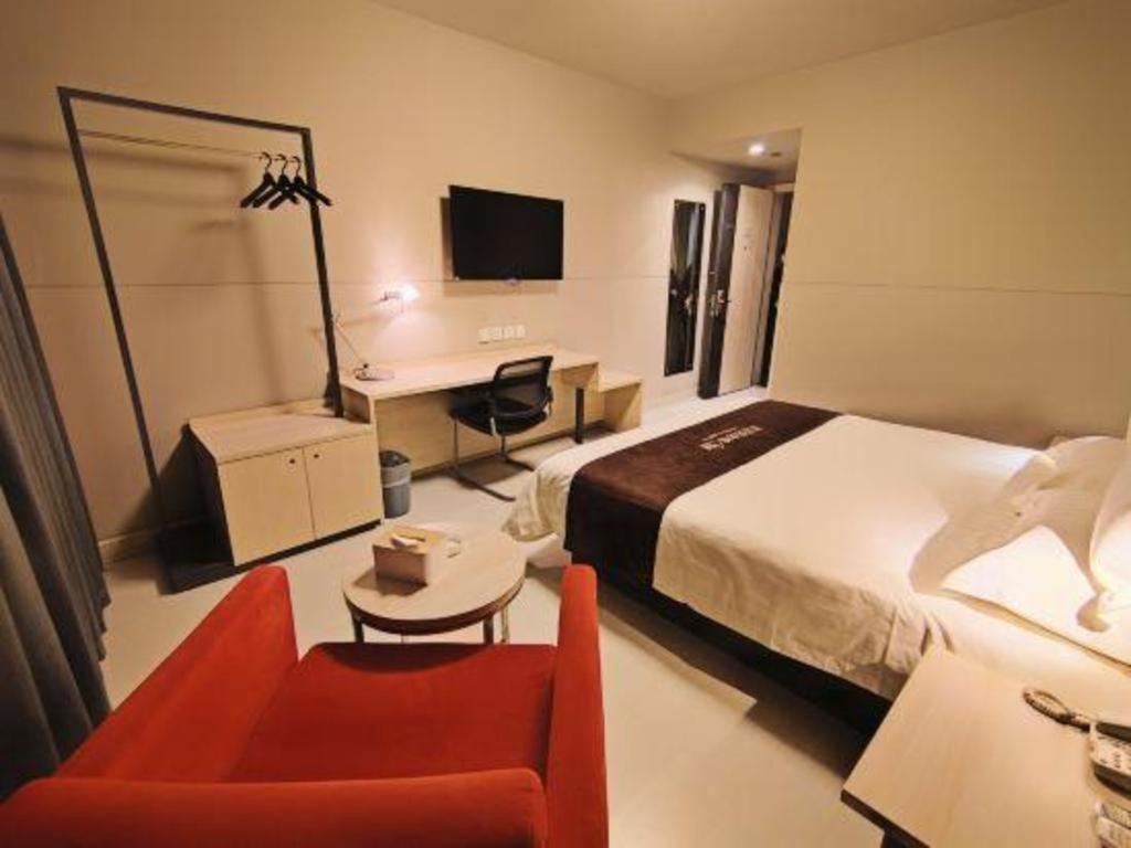 Jinjiang Inn Bengbu Huaihe Road Bagian luar foto